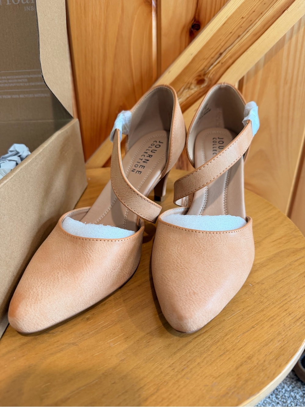 Journee Collection Women's Nude/Tan Pointed Slingback Heels